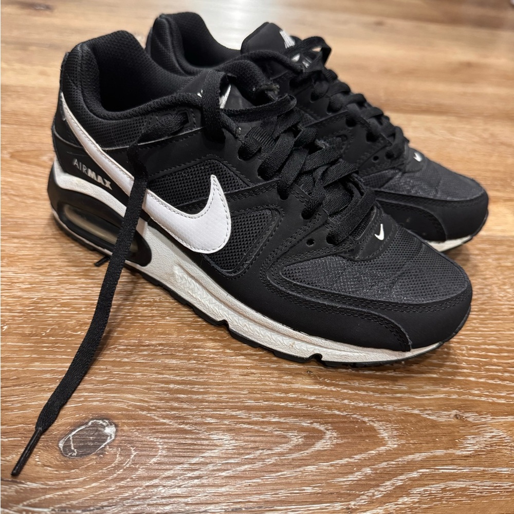 Nike Black and White Air Max Running Shoes